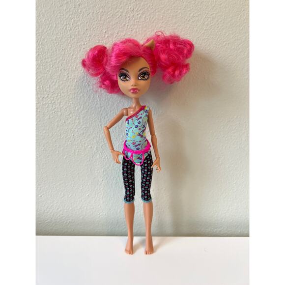 Monster High Doll Howleen Wolf Hip Hop Dance Class Pink Hair No Shoes